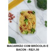 MACARRÃO COM BRÓCOLIS E BACON